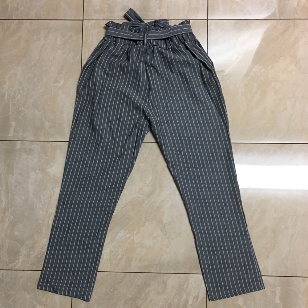 High-waisted striped taper pants - Picture 4 of 5
